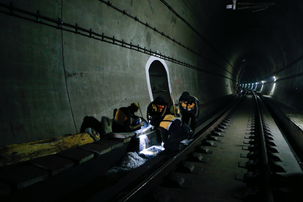 成安铁路运营隧道病害现状